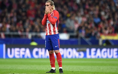 绿茵电竞快讯-临时停车场爆满