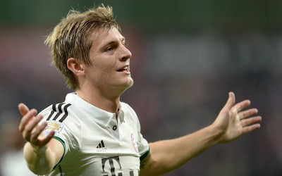 绿茵电竞快讯-于帕梅卡诺这转身一世纪