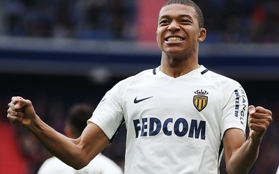 绿茵电竞独家-亚马尔突破像一阵风